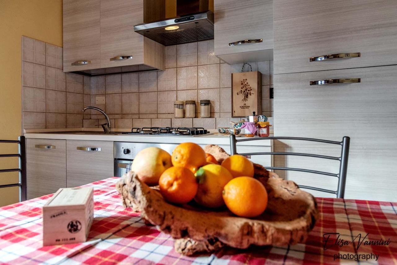 Appartamento Sole-Luna Colleoli Extérieur photo