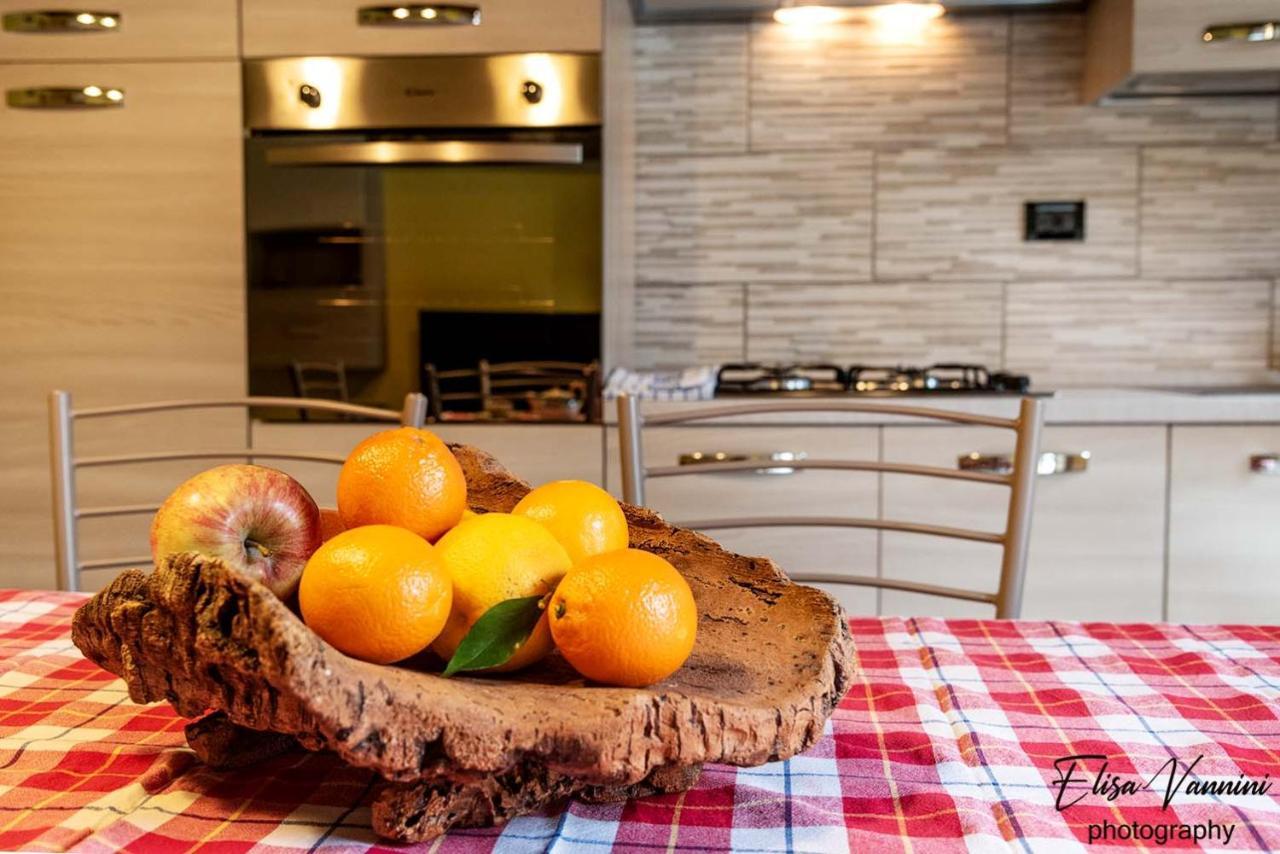 Appartamento Sole-Luna Colleoli Extérieur photo